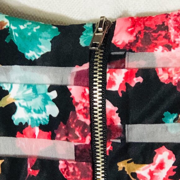 Romeo + Juliet couture short sleeve shirt zipup back & pocket size small READ - Picture 5 of 10